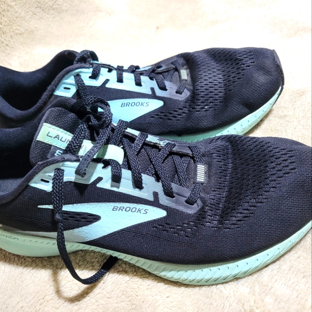 BROOKS SHOES